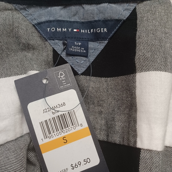 NWT Tommy Hilfiger Plaid Button Down Women's size Small - Picture 8 of 11